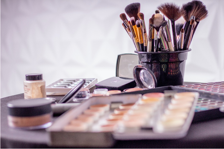 4 Makeup Accessories that you must own in the UAE
